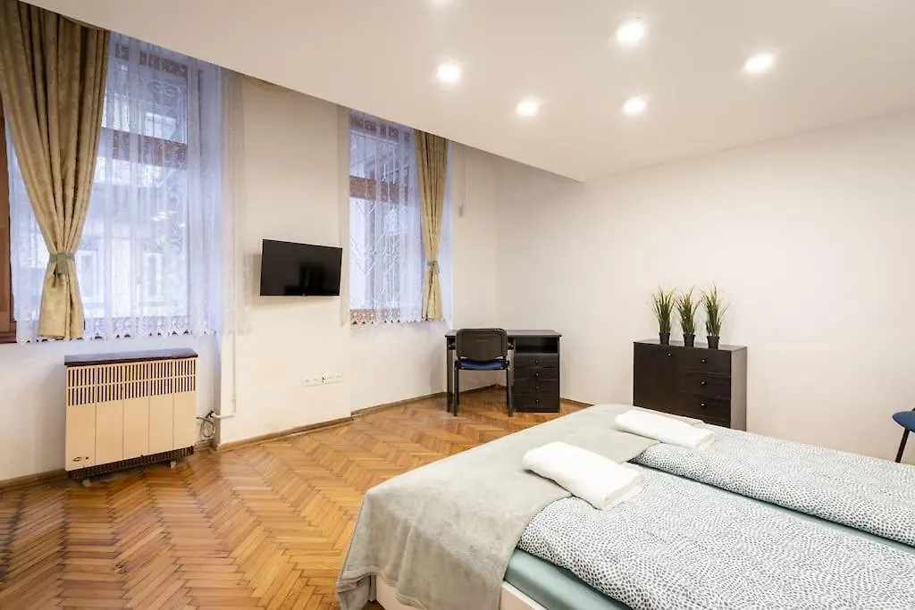 Cozy 3 Bedrooms In 7St Districht Budapest